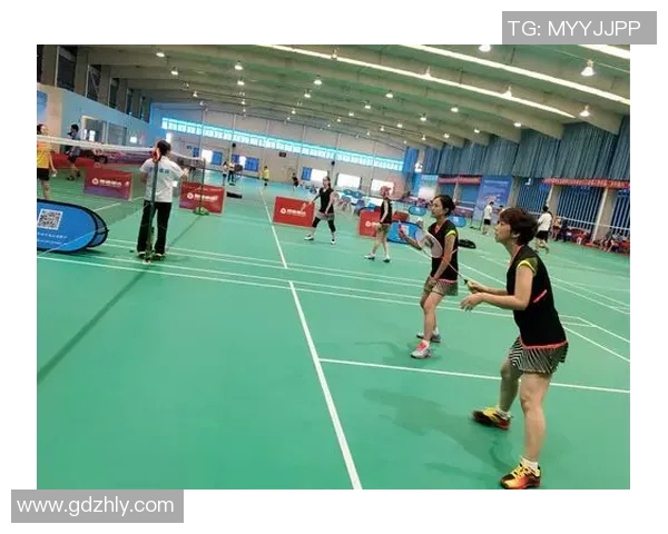 羽毛球新手必看：团队协作技巧与实战策略全面解析