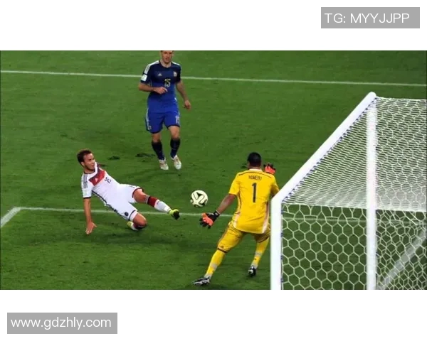 足球明星绝技全解析足球场上的传奇瞬间与技巧展示 足球明星绝技全解析足球场上的传奇瞬间与技巧展示